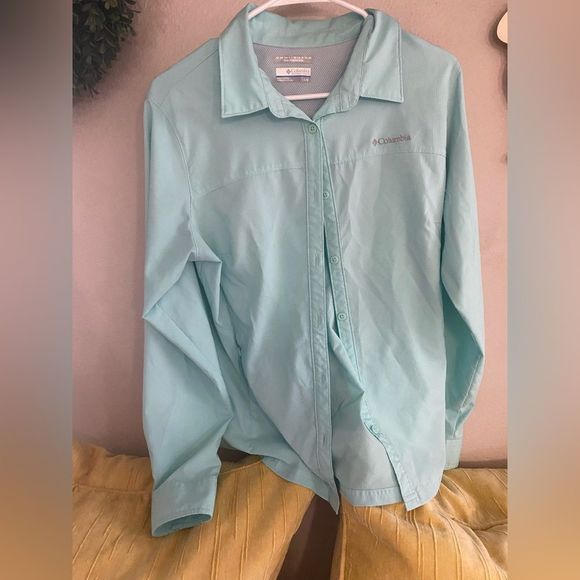 Columbia Tops - Columbia omni-shade Womens Outdoor Shirt Size Large mint aqua Long Sleeve